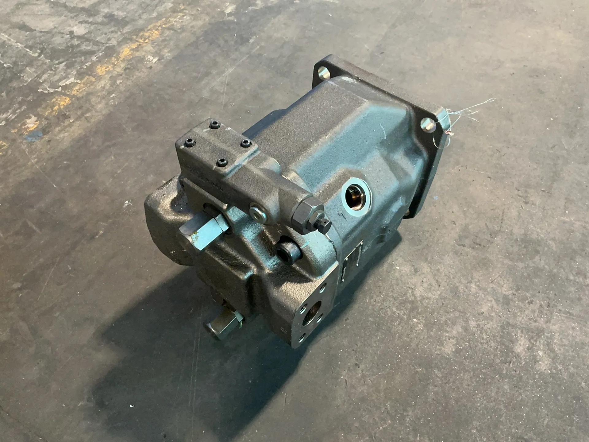 Rexroth #R902502731-000, Pump - Image 1