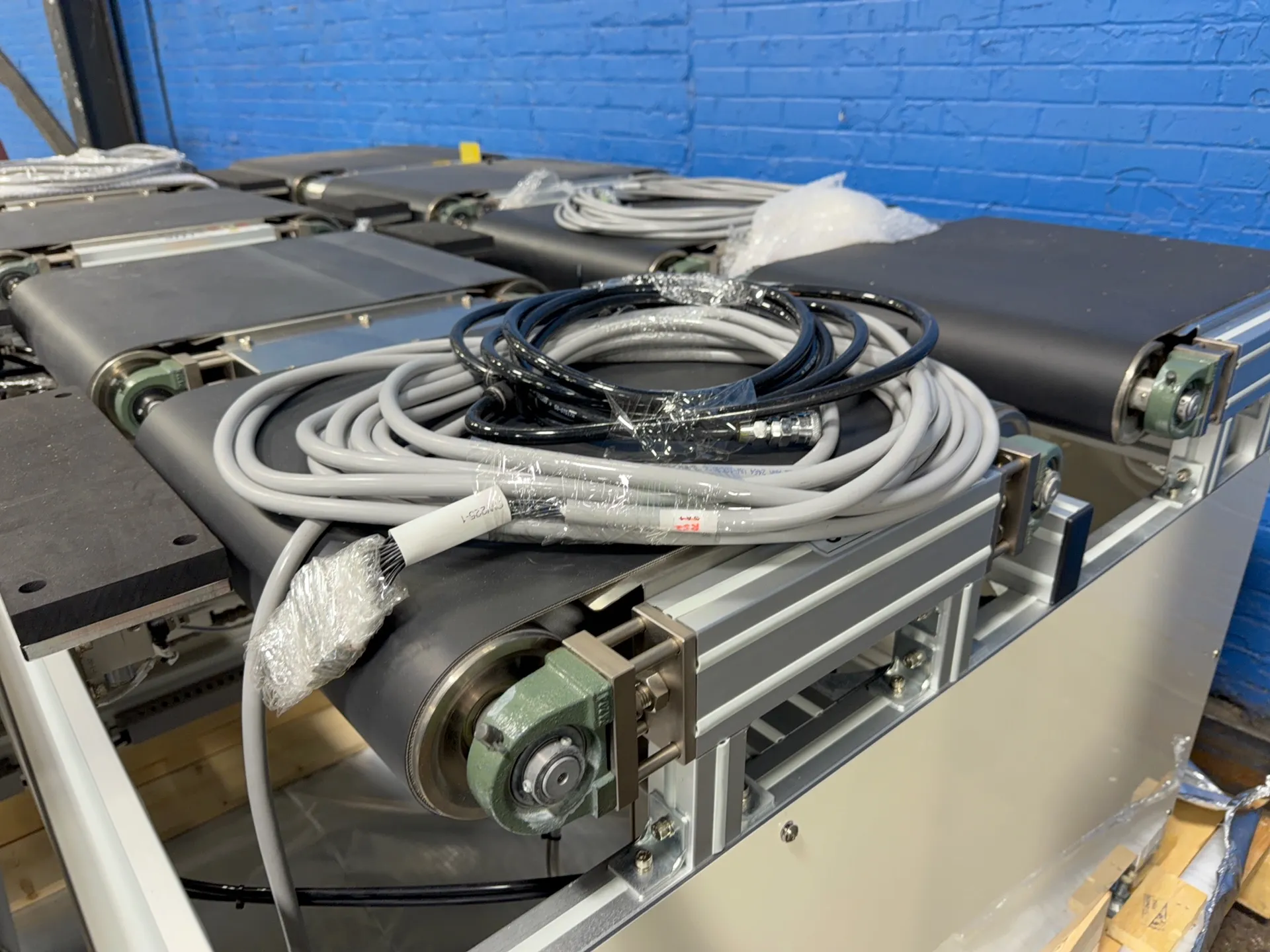 48" wide x 82" long, MAS, Power Belt Conveyor - Image 6
