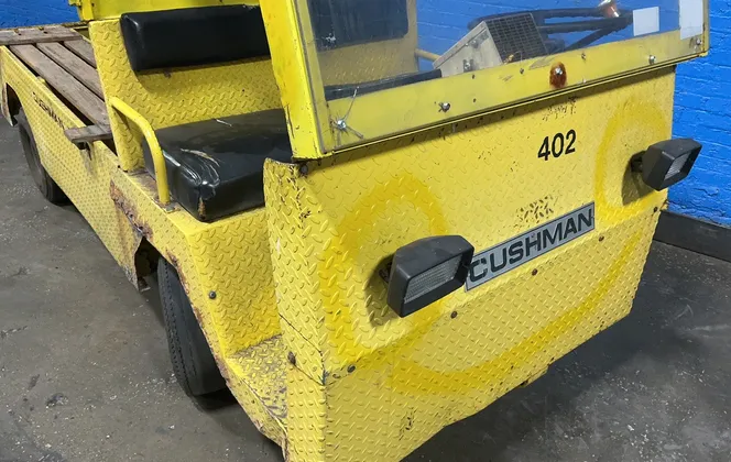 3,000 LB Cushman #Titan, Utility Tow Truck, 1998 - Image 2