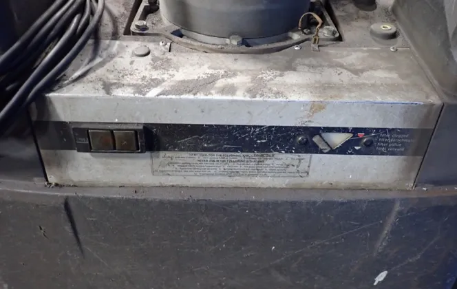 Lincoln Electric Fume Extractor - Image 4