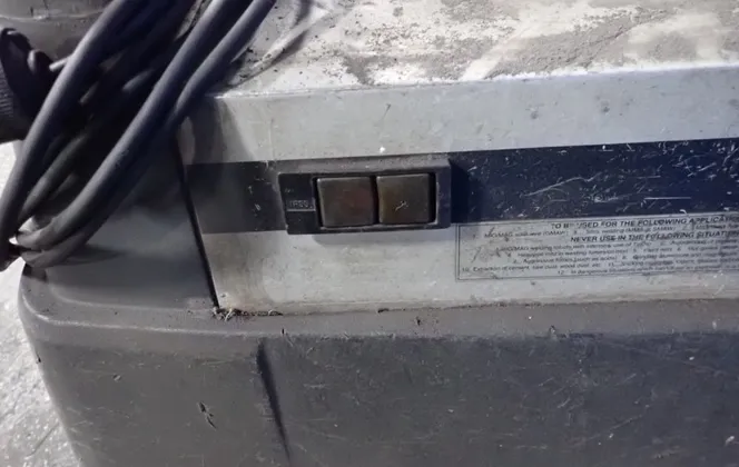 Lincoln Electric Fume Extractor - Image 5