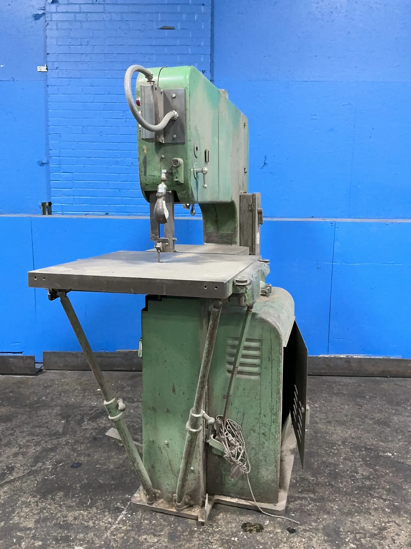 30" x 30" DoAll #V-36, Vertical Band Saw - Image 2