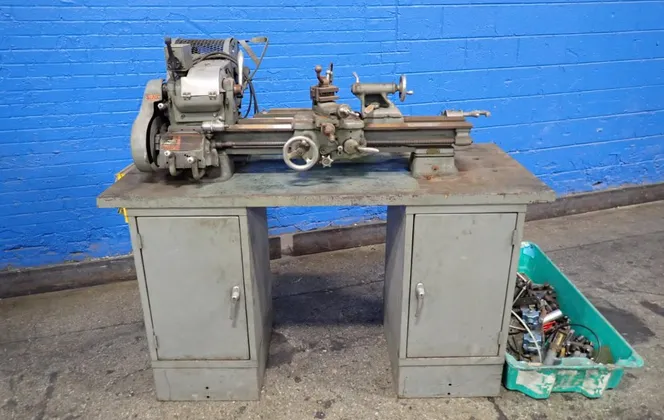 9" x 32" South Bend #C1-744-Z-18, Engine Lathe - Image 1