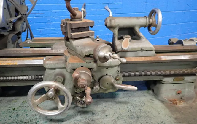 9" x 32" South Bend #C1-744-Z-18, Engine Lathe - Image 9