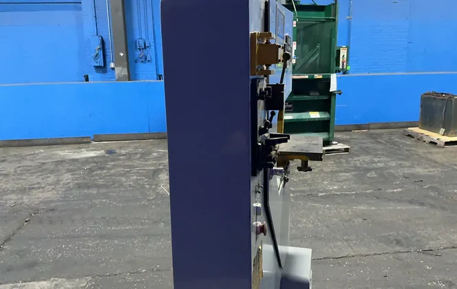 Kalamazoo Startrite #24V10, Vertical Band Saw, 18" - 30" Throat, 10" H - Image 8