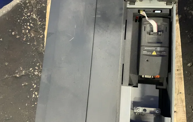 Siemens #6SE6430-2UD37-5FA0, micromaster 430 variable frequency, 75 KW - Image 8