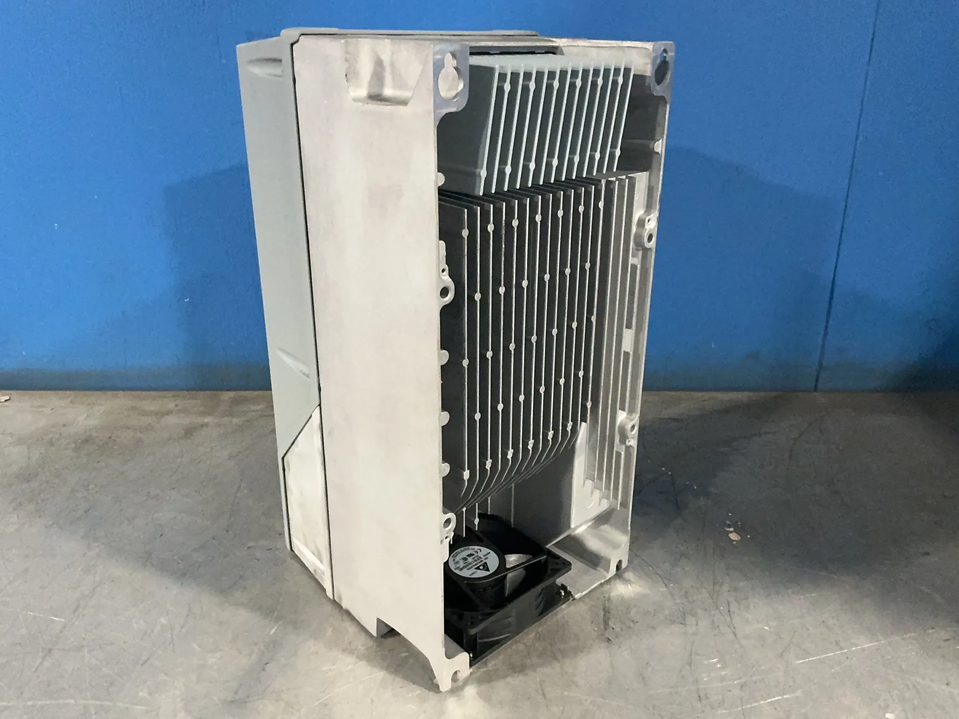 Danfoss #131Z0575, VLT Aqua Drive, 20 HP - Image 3