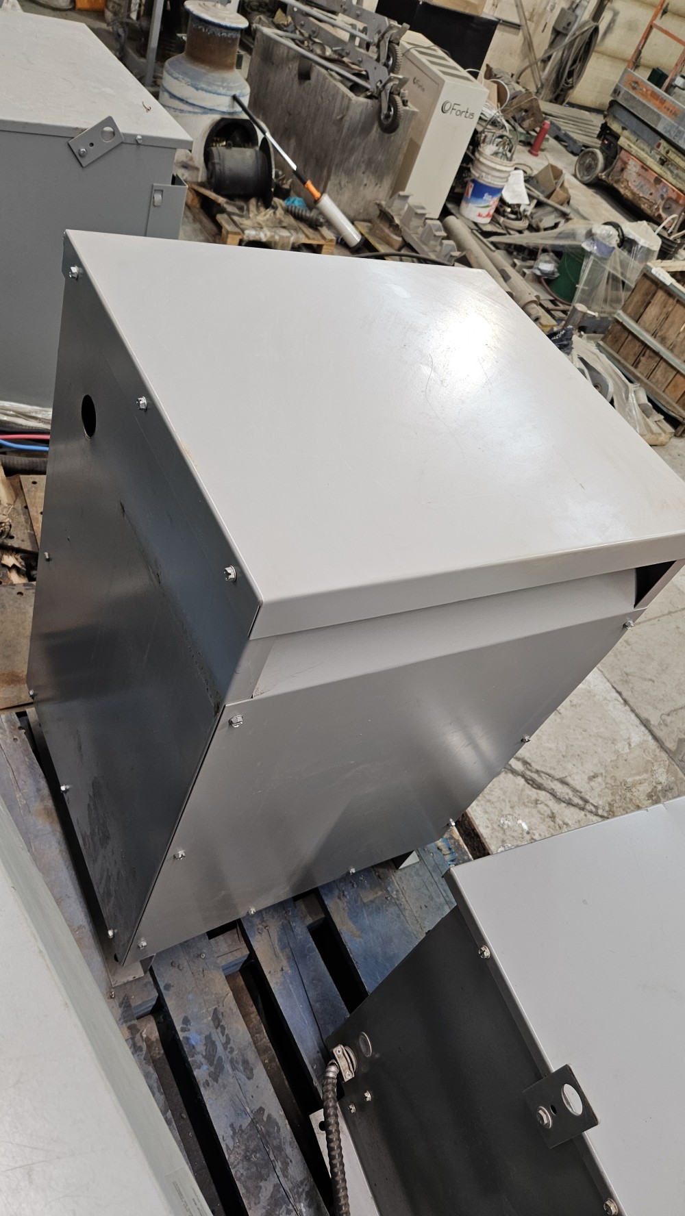 51 KVA 208 Primary, 460Y/266 Secondary, Federal Pacific #36B, Dry Type Auto-Transformer, 3 Phase (2 available) - Image 2