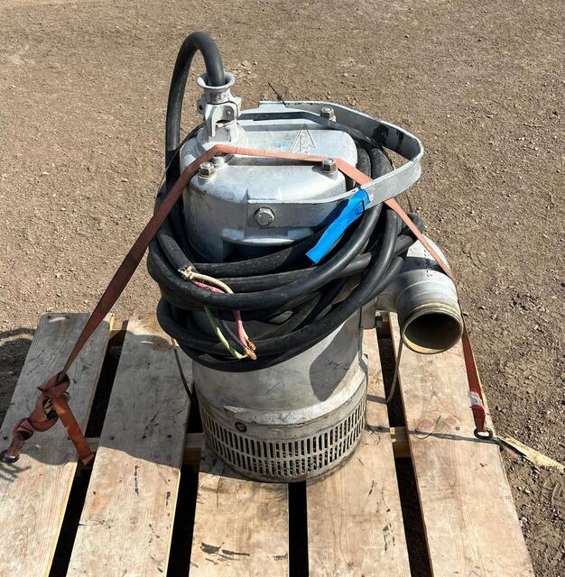 295 GPM @ 255' TDH, Flygt #2125, Submersible Pump, 3" discharge, 13 HP, 255' max head, 220 V., 3 Phase, 60 Hz. - Image 1