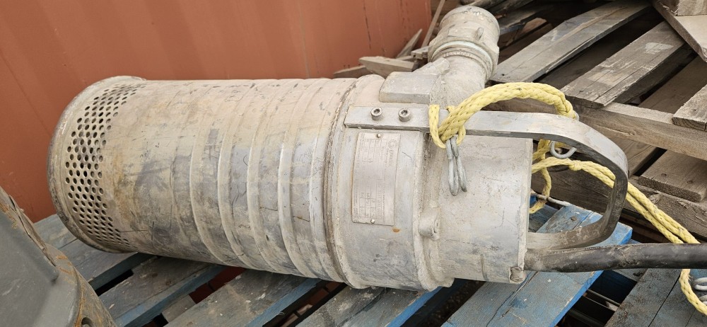 309 GPM @ 20' TDH, Grindex #8117-390, Submersible Pump, 3" discharge, 13 HP, 246' max head, 575 V., 3 Phase - Image 1