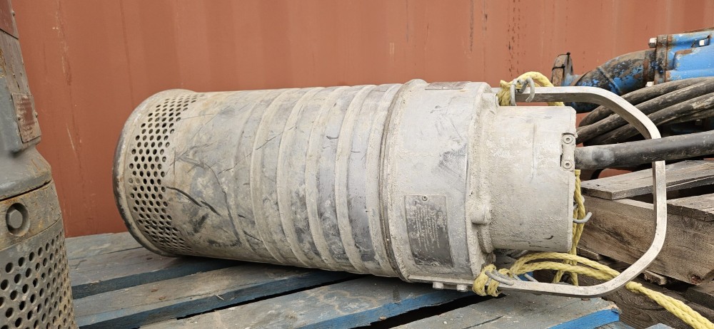 309 GPM @ 20' TDH, Grindex #8117-390, Submersible Pump, 3" discharge, 13 HP, 246' max head, 575 V., 3 Phase - Image 2