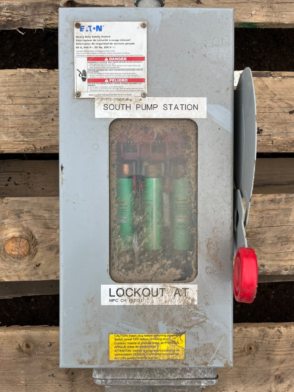 60 Amp. Eaton, Heavy Duty Safety Switch, 600 Volts, sealed cabinet w/ fuse inspection window (2 available) - Image 1