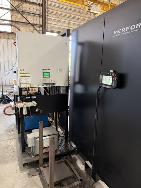 Miller PerformArc PA-2200SS, Ro robotic welding cells 2 station, Panasonic TM-2000 Robot, 2021 - Image 5