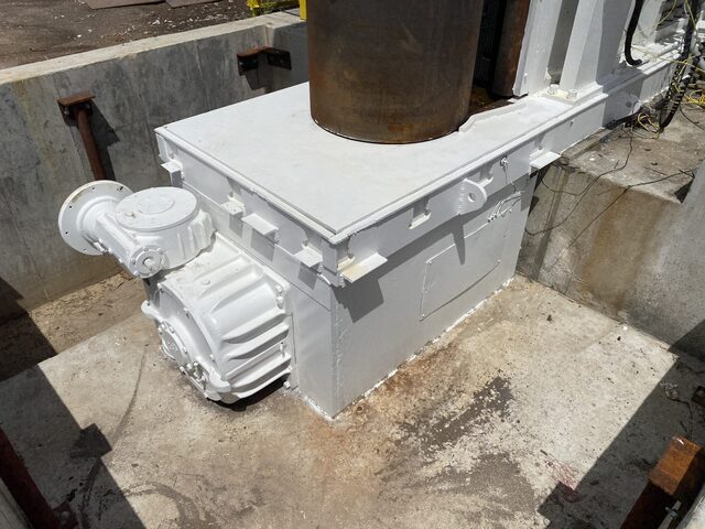 Hugh Smith, Shipyard Vessel with vertical Plate Roll Bender, 3000 Ton, 13' width, 7.87" Thickness, 37.8" Main - Image 2