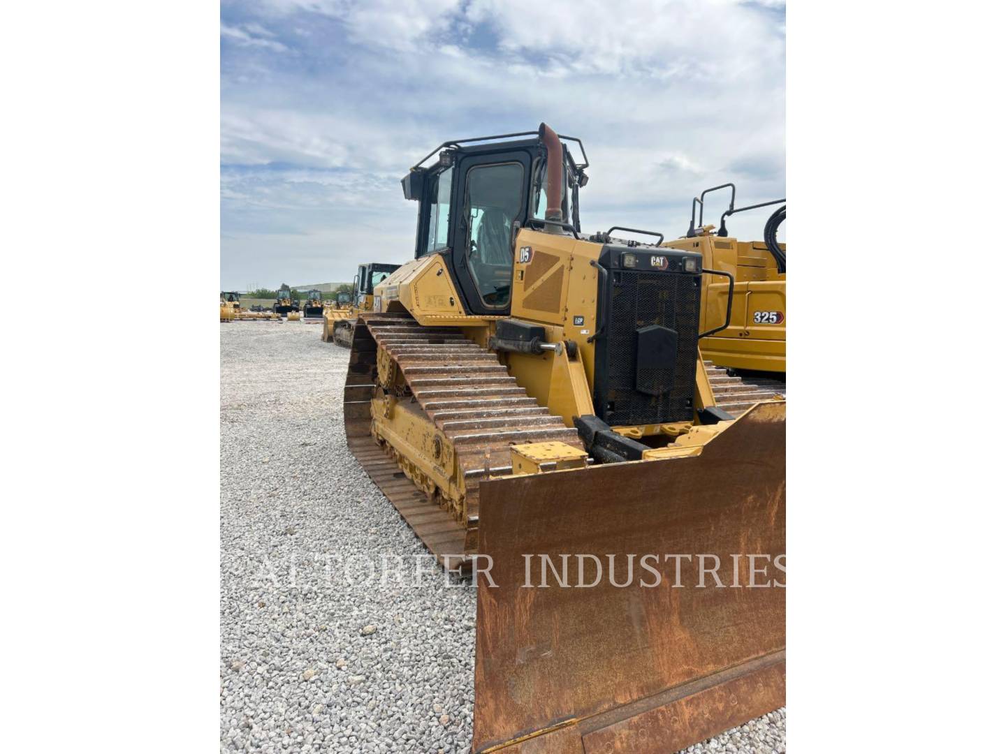 Caterpillar D5-17LGP3D, 4456 hours, S/N: Z6A01335, 2022 - Image 2