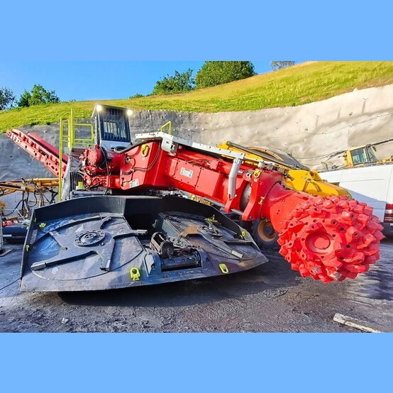 Sandvik #MT720, Roadheader, 0 hours since overhaul, 300 kw motor - Image 1