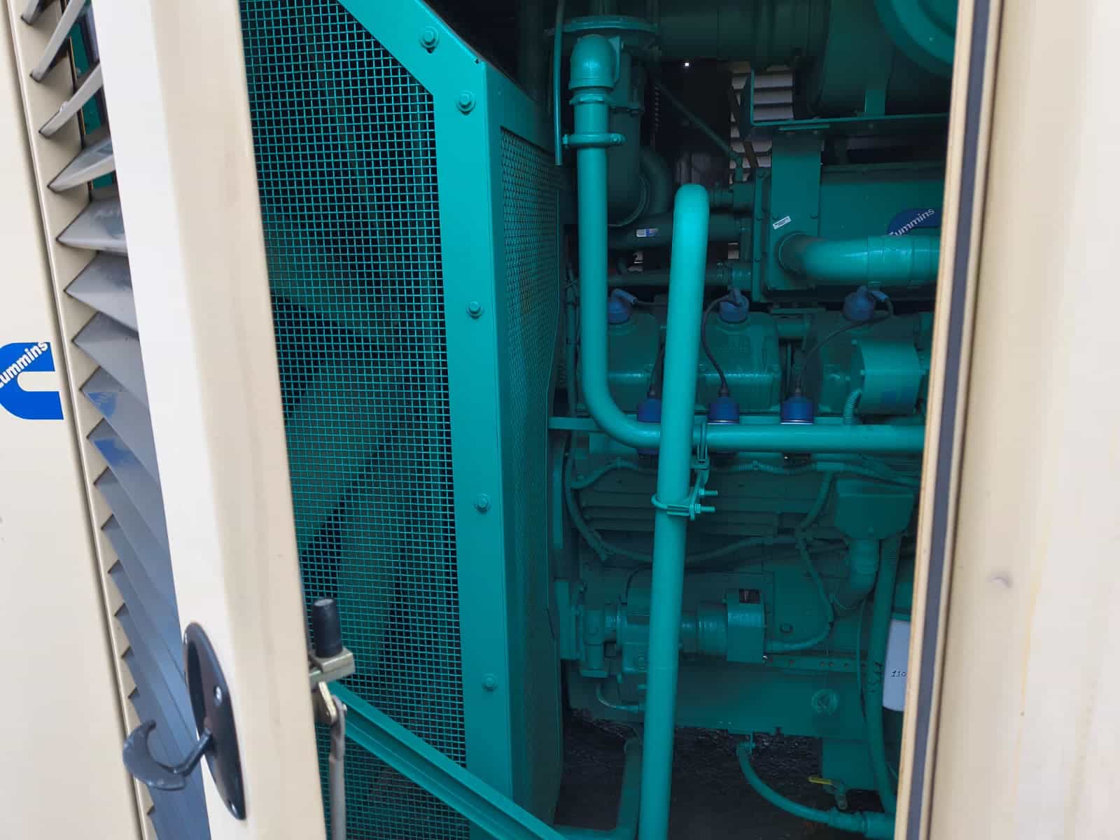625 KW Cummins #GFJB, Natural Gas Generator, 277/480 Volt, 1800 RPM, 1200 amp circuit breaker, Cummins - Image 3