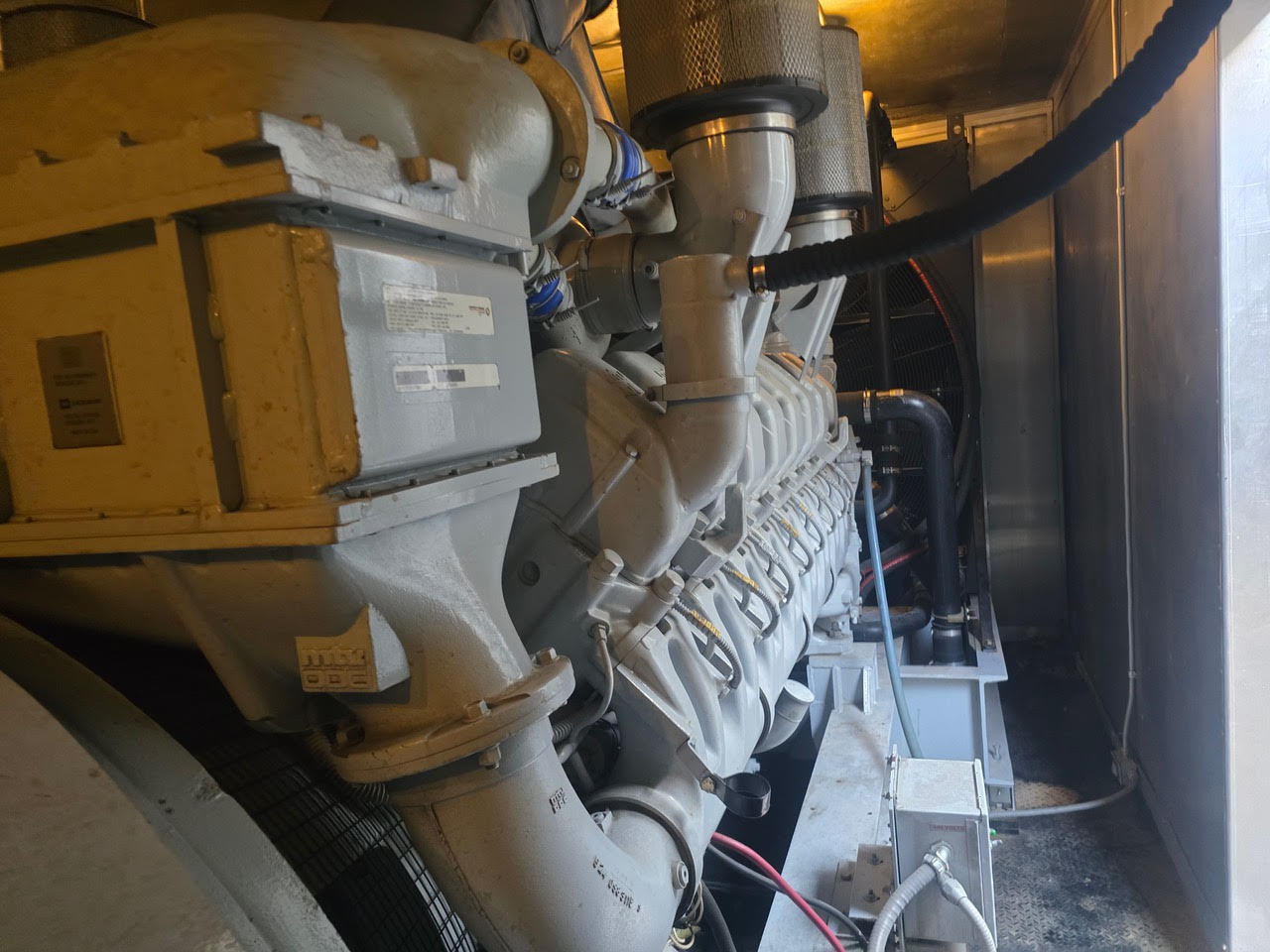2000 KW MTU Detroit Diesel #2000SEB, Enclosed Standby Diesel Generator, 7821/13200 Volts, 1800 RPM, 60 Hz - Image 4