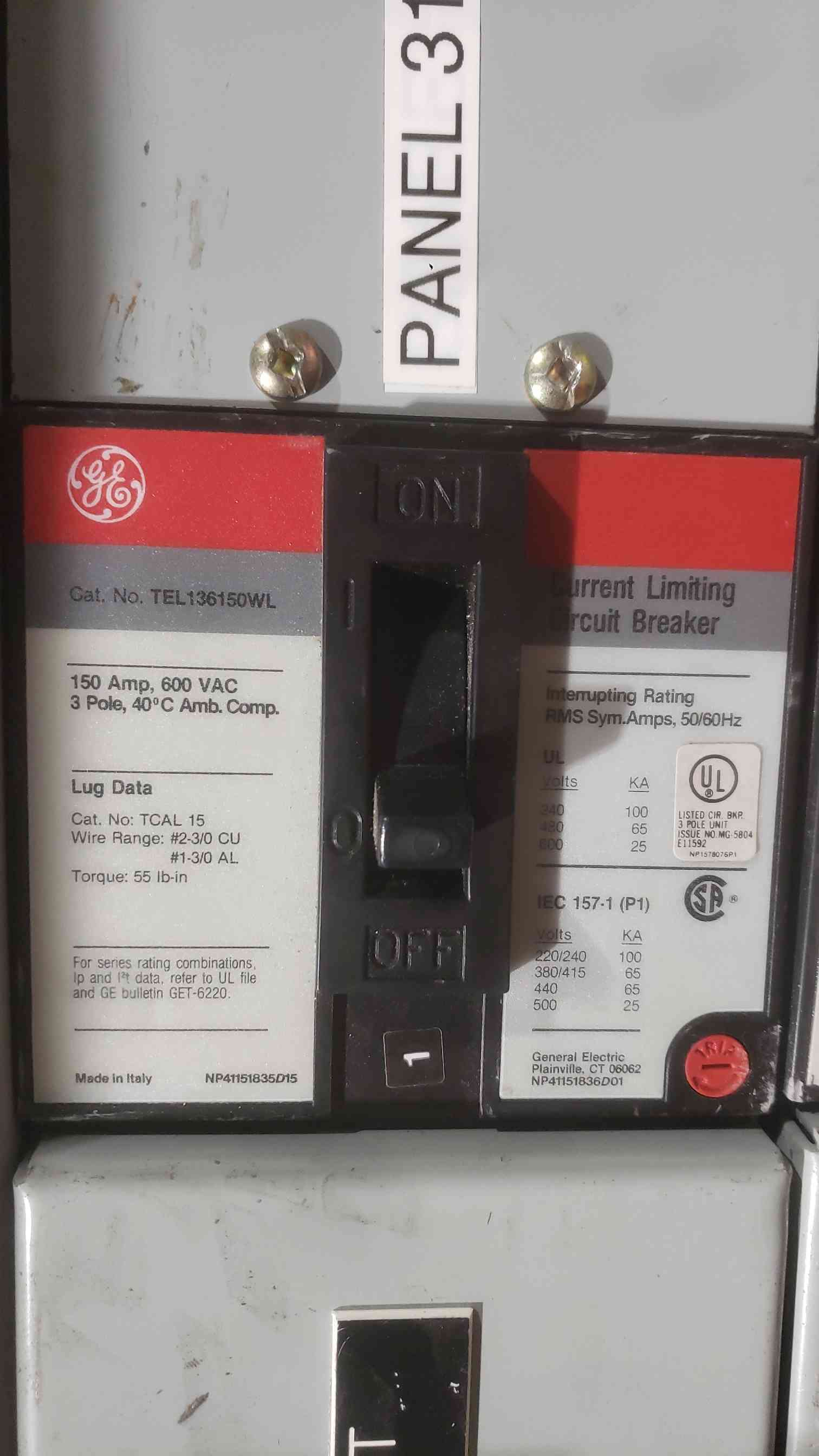 1200 Amp. General Electric, AV-Line, Switchboard Panelboard, 208 Volts, 3 Phase, with 5 3-Pole Breakers - Image 5
