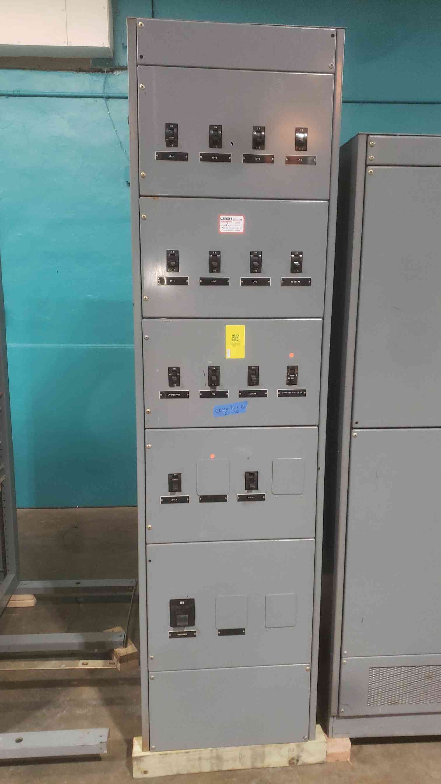800 Amps, Square D #Power-Zone, Switchboard w/ 300 KVA Transformer, 480V-208V, 4 Section - Image 4