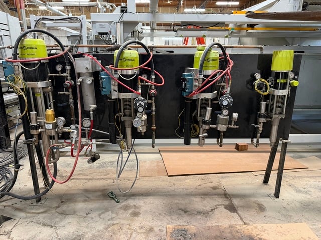 Cefla #Mito, 2P spray line, loading conveyor, 55 gallon agitator w/ elevator, 2018 - Image 8