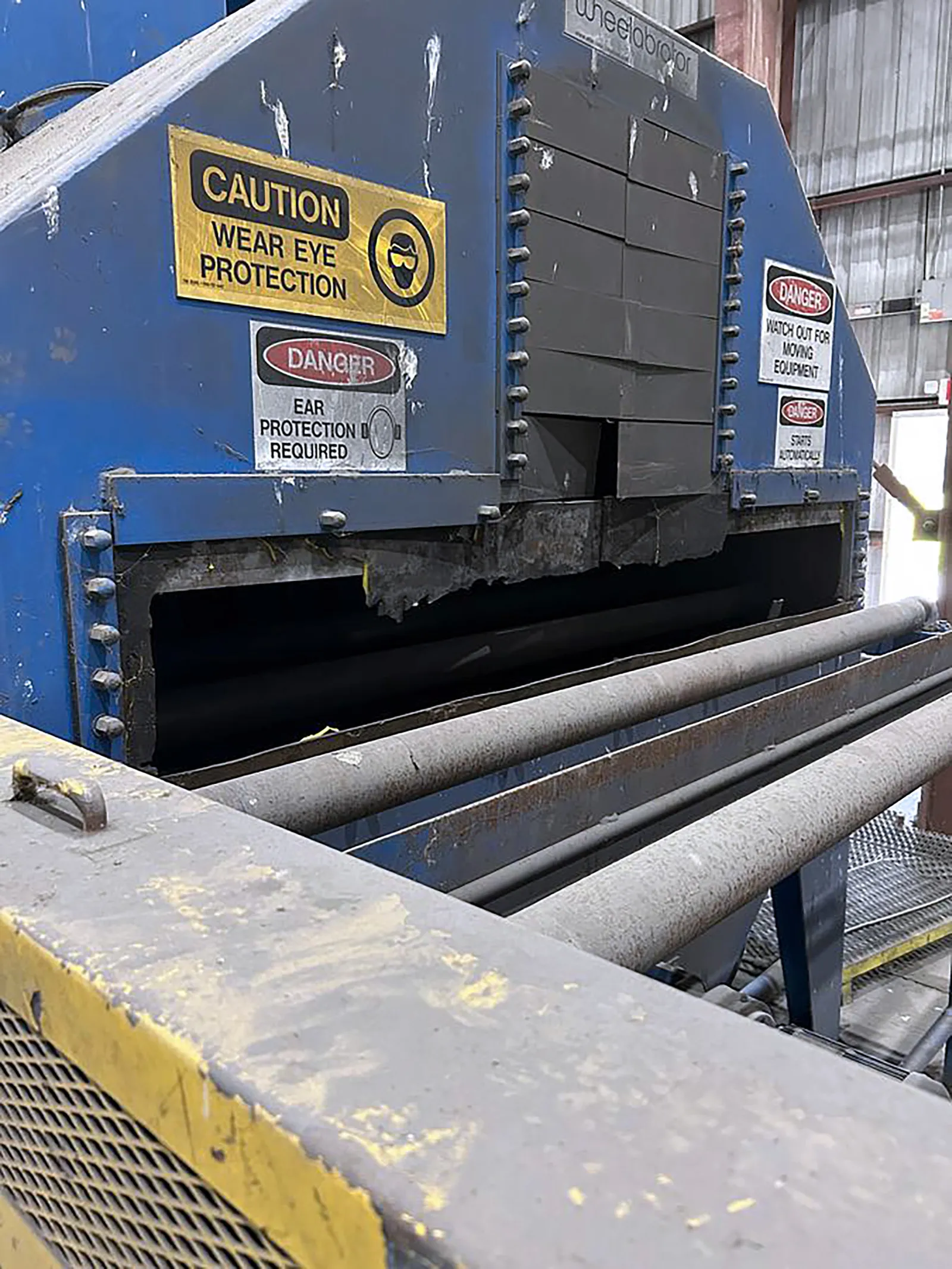Wheelabrator, conveyor shot blaster, 72" width x 12" H plate, 24" width x 36" H beam, (4) 30 HP wheels, 367 - Image 7