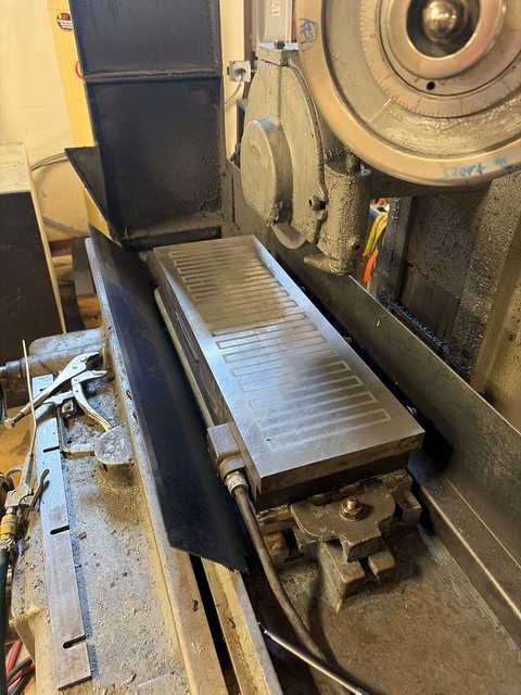24" x 8" Gallmeyer & Livingston #280, Surface Grinder, Carbon Steel Walker, 9" x3" x1" wheel, 460 V., 3 - Image 4