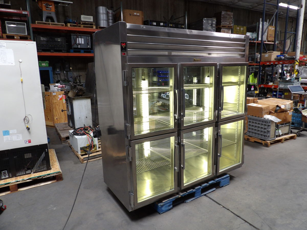 Traulsen #RHT332NPUT-HHG, 3-Section Reach-In Refrigerator, 31.8 Cu. Ft., 34-38°F, R-450A, 120 V. AC, 1 phase - Image 1