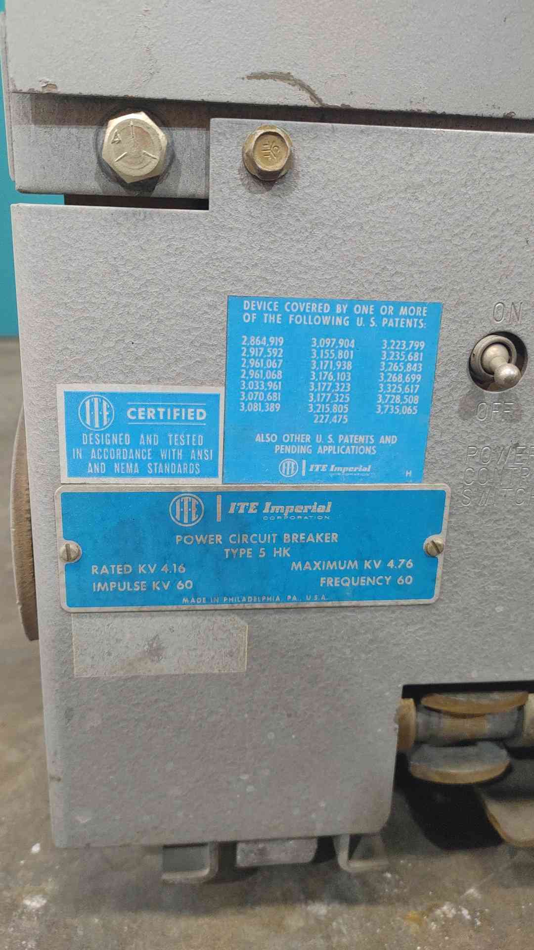 2000 Amps, ITE, 5HK250, 5 KV, 250 MVA, 125 VDC, power circuit breaker, drawout - Image 3