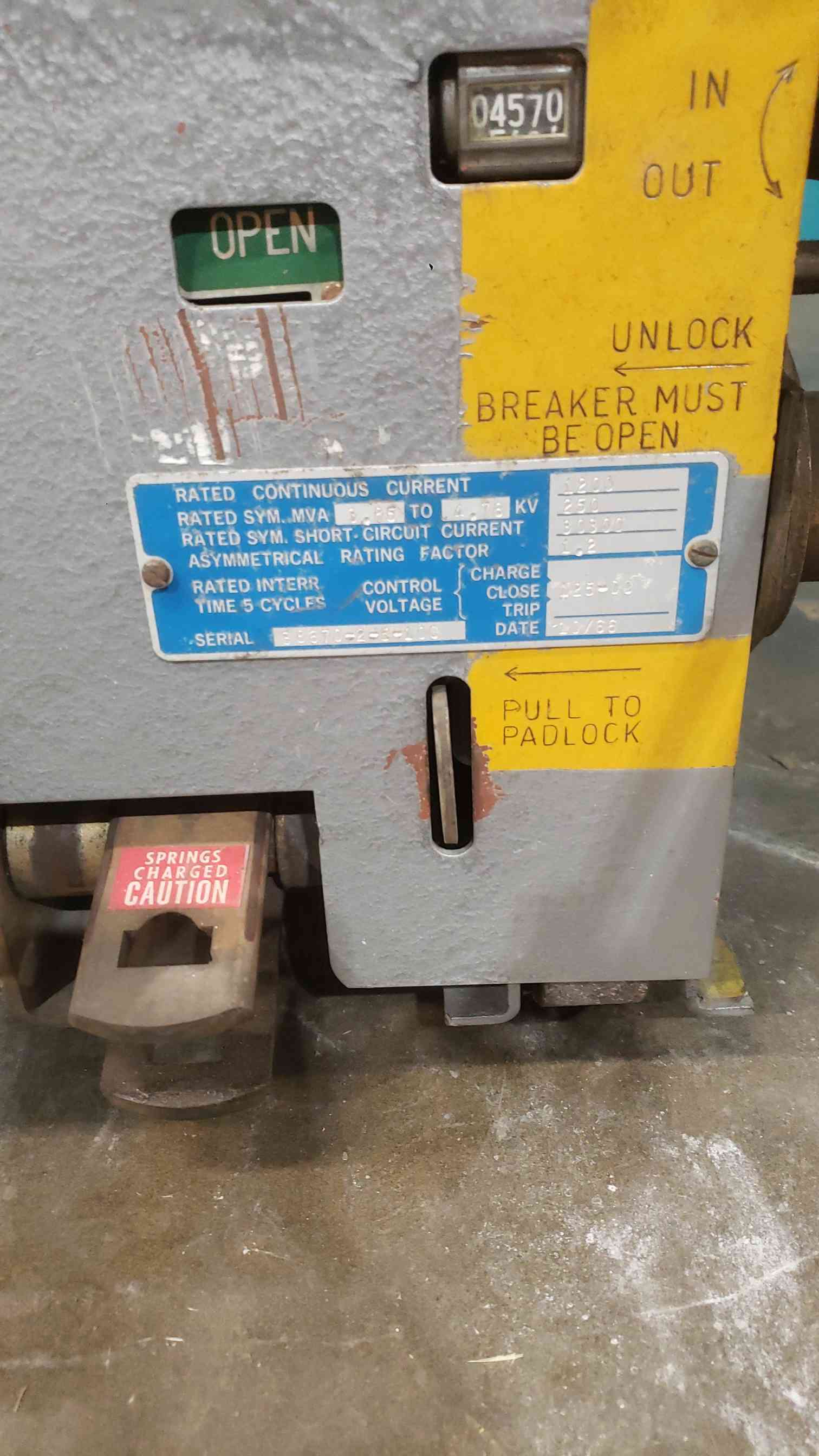 1200 Amps, ITE, 5HK250, 5 KV, 250 MVA, 125 VDC, power circuit breaker, drawout - Image 2