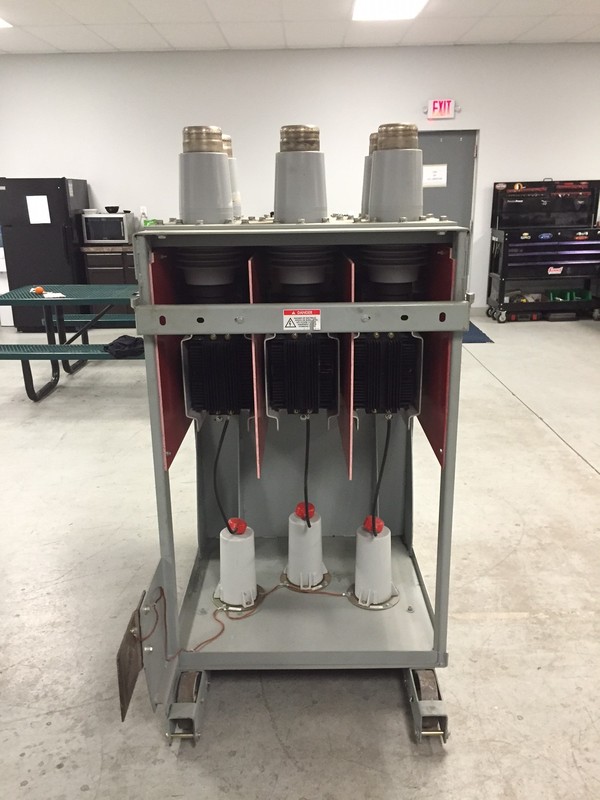 3000 Amps, General Electric, PVVL 13.8-1000, VL-18H mech 125 VDC controls - Image 2