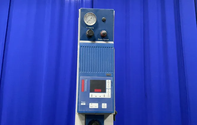 Branson #2000IW, Ultrasonic Welder, 2300w, Foot Pedals, 200-240 V., 2010 - Image 3