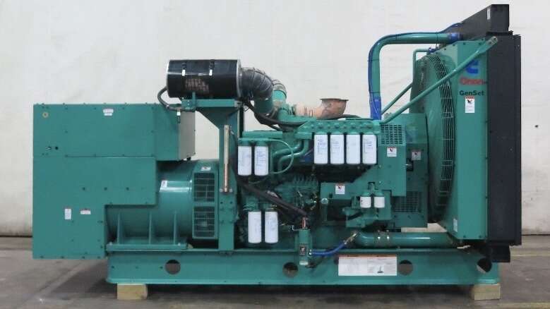 750 KW Cummins #DFHA, diesel generator set, 277/480 Volts, 1435 HP @ 1800 RPM, QST30-G1 engine, open power - Image 1