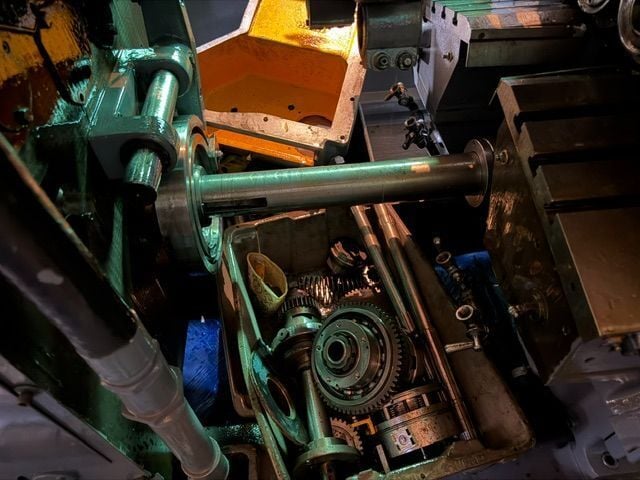Wickman 1" x 6, motor & controls, stock reels & stands, pick-up with back finish, universal chip conveyor - Image 4