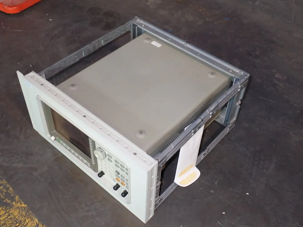 Hewlett Packard #35670A, Dynamic Signal Analyzer - Image 3
