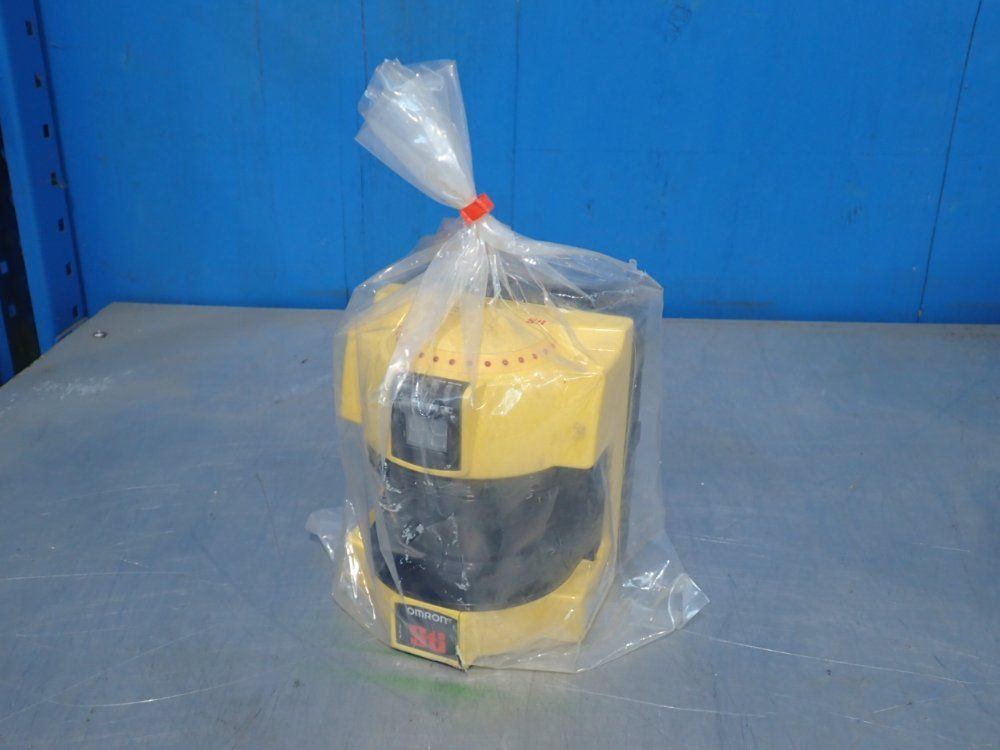 Omron #OS3101-2-PN, Safety Laser Sensor, 20 W - Image 1