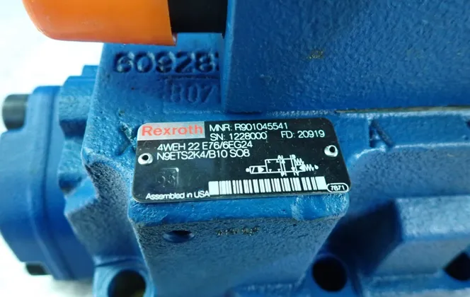 Rexroth #R900915069, Solenoid-Operated Directional Spool Valve - Image 1