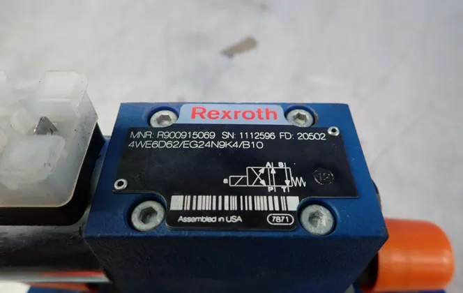 Rexroth #R900915069, Solenoid-Operated Directional Spool Valve - Image 2