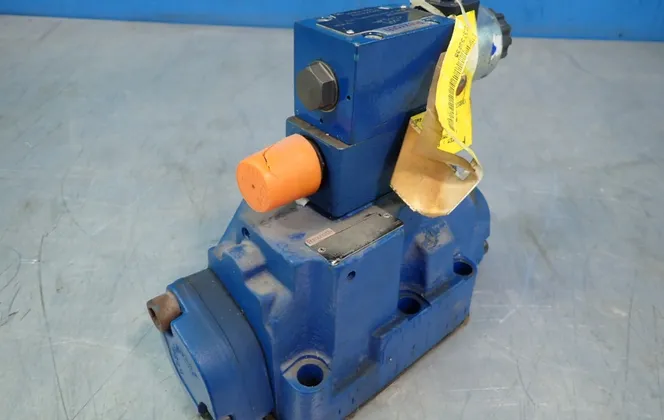 Rexroth #R901045541, Hydraulic Directional Control Valve - Image 5