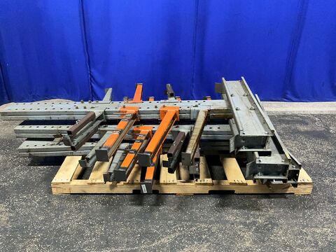53" x 95" Cantilever Racking, 3 Uprights, 21 Arms 18" & 30" L - Image 3