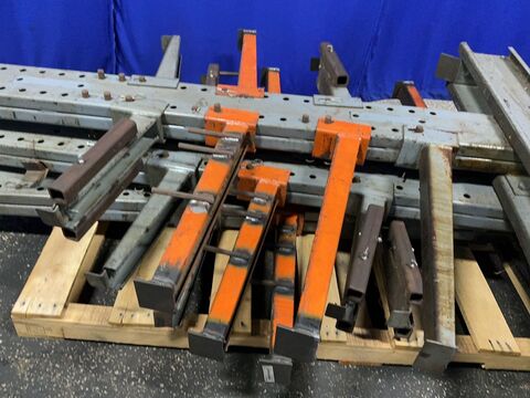 53" x 95" Cantilever Racking, 3 Uprights, 21 Arms 18" & 30" L - Image 4