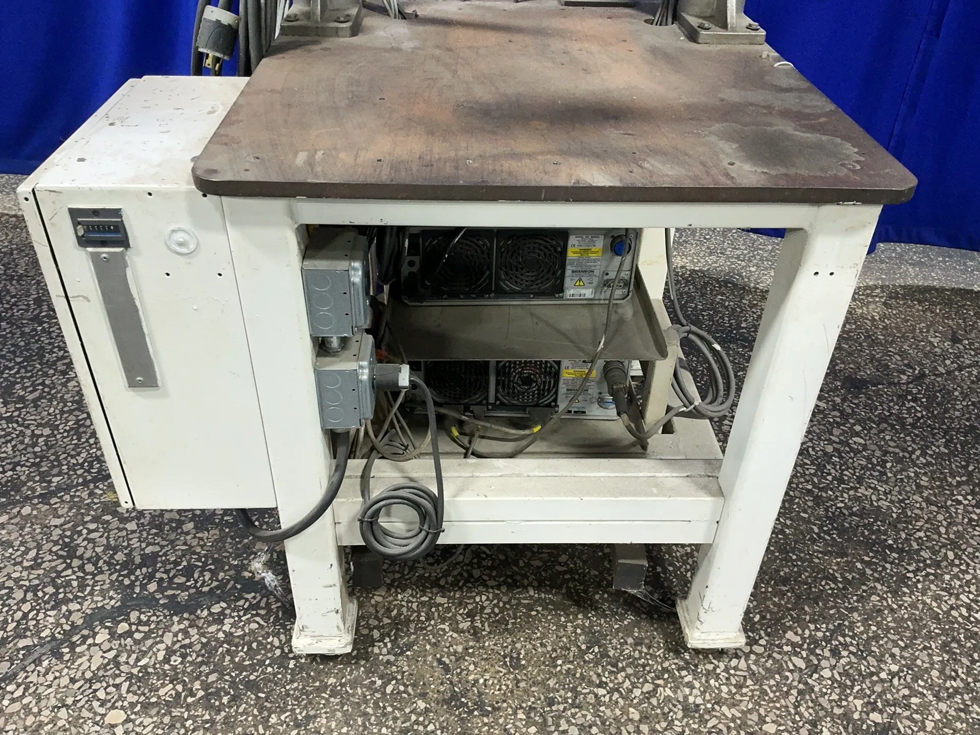 Branson 2-Head Ultrasonic Welder, 23" x 32", 2,000 width, 14 A., Branson Controls - Image 3