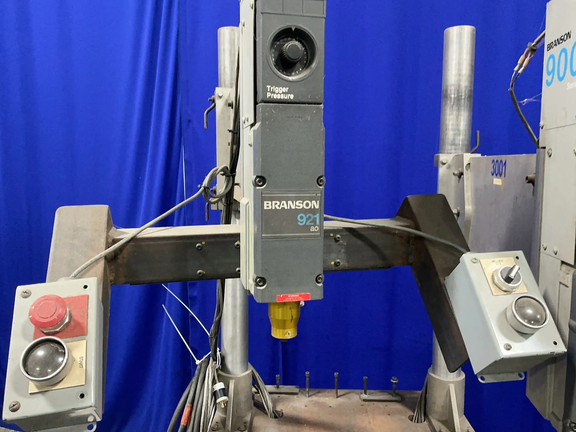 Branson 2-Head Ultrasonic Welder, 23" x 32", 2,000 width, 14 A., Branson Controls - Image 5