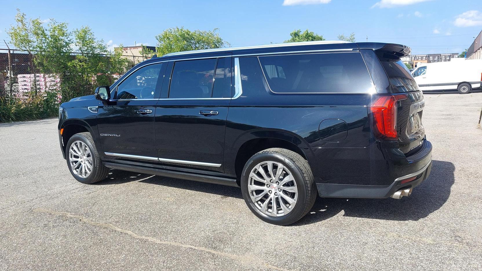 GMC #Yukon-XL-Denali, 6.2L V8, 10 speed automatic transmission, 7 seater SUV, black, 1 owner, 2022 - Image 8