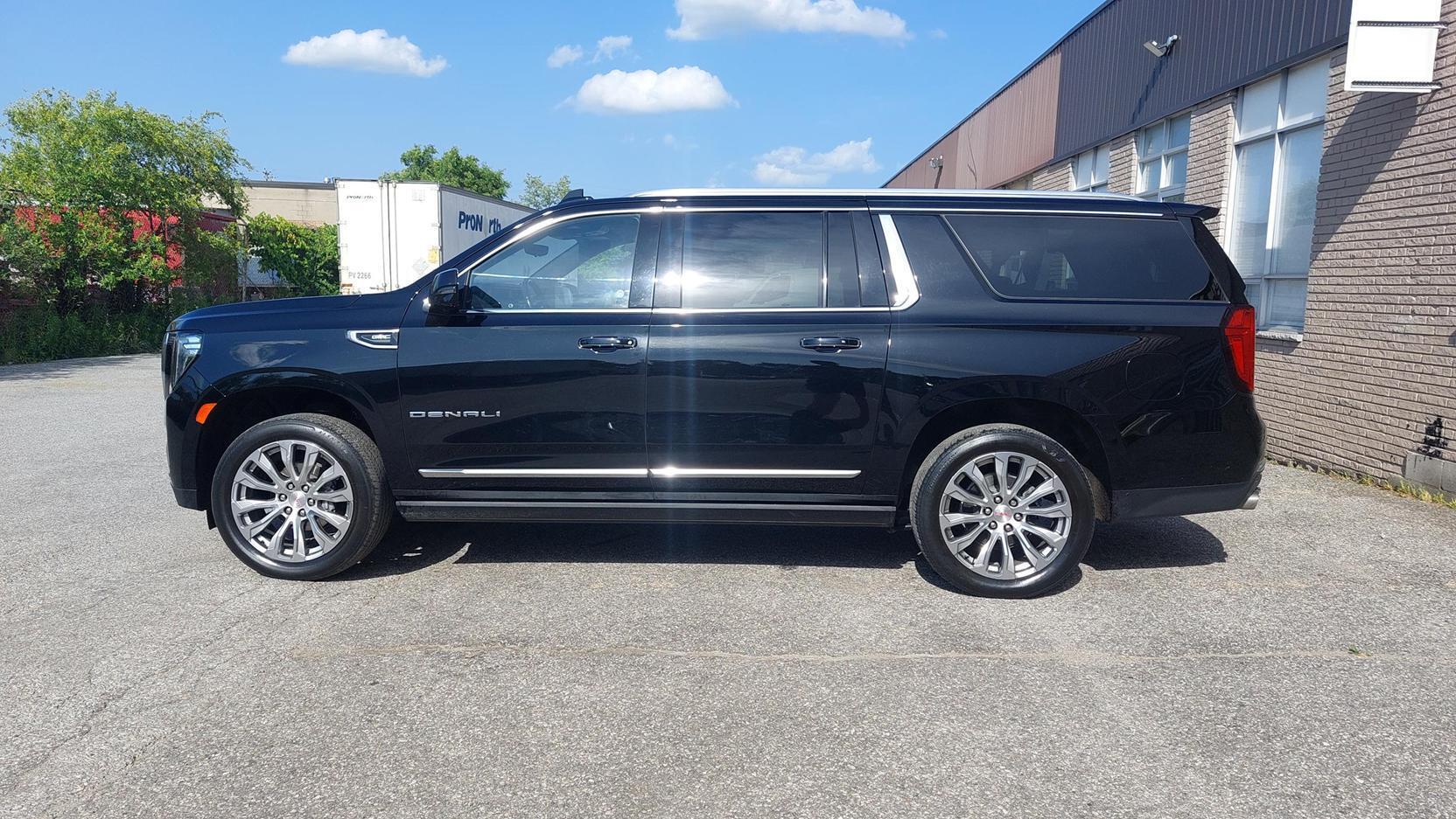 GMC #Yukon-XL-Denali, 6.2L V8, 10 speed automatic transmission, 7 seater SUV, black, 1 owner, 2022 - Image 9