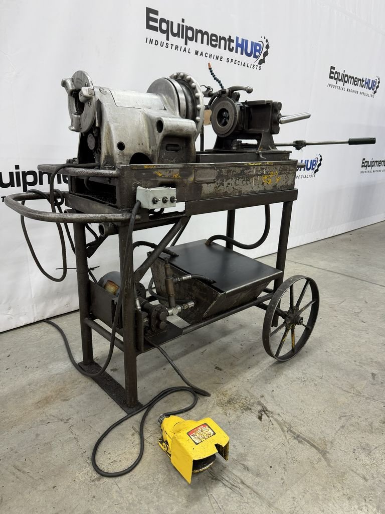1/8" -2" Ridgid #300, power drive pipe threading machine with Oster stand, 1/2 HP reversible universal drive - Image 2