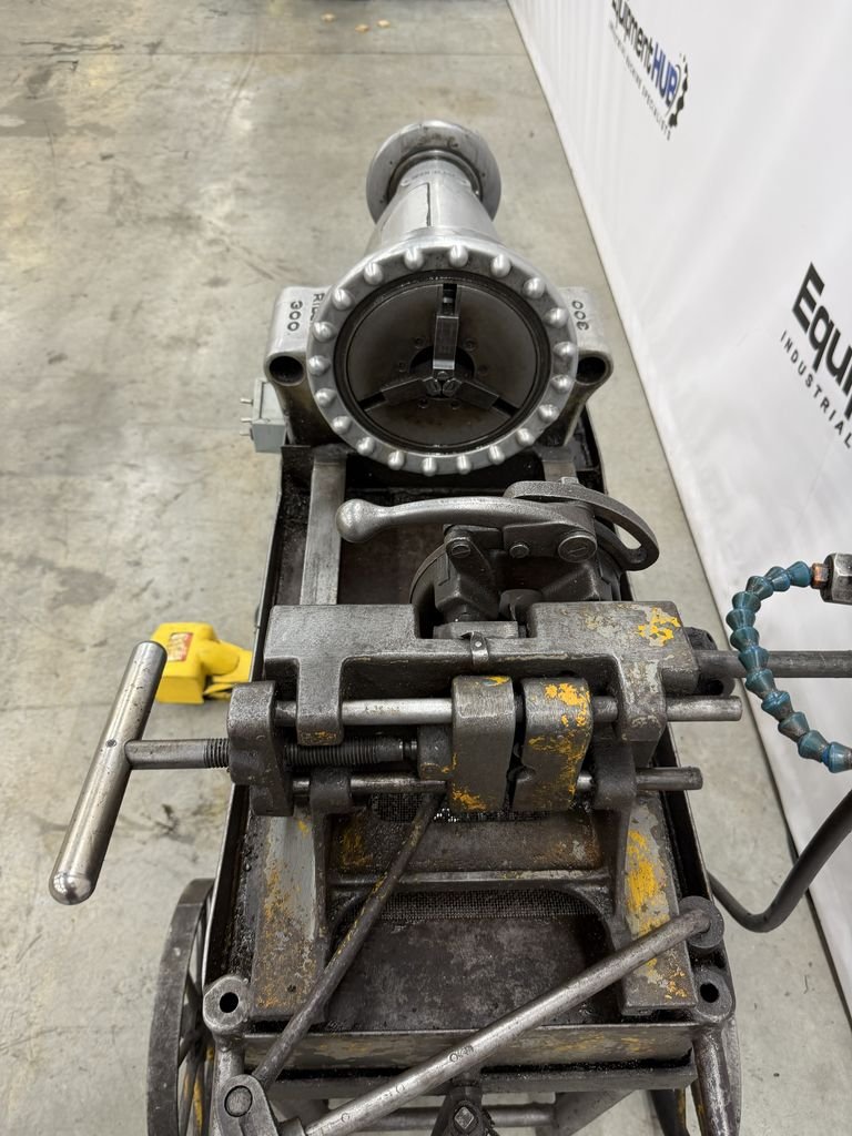 1/8" -2" Ridgid #300, power drive pipe threading machine with Oster stand, 1/2 HP reversible universal drive - Image 5