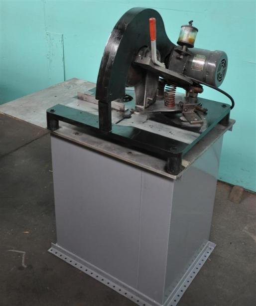 12" - 14" Everett #51012, High Speed Miter Saw, 3 HP, 220/440 V., 5/8" Arbor, V Belt Drive - Image 3
