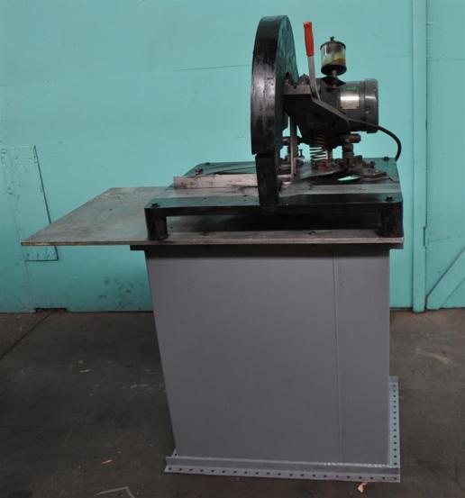 12" - 14" Everett #51012, High Speed Miter Saw, 3 HP, 220/440 V., 5/8" Arbor, V Belt Drive - Image 4