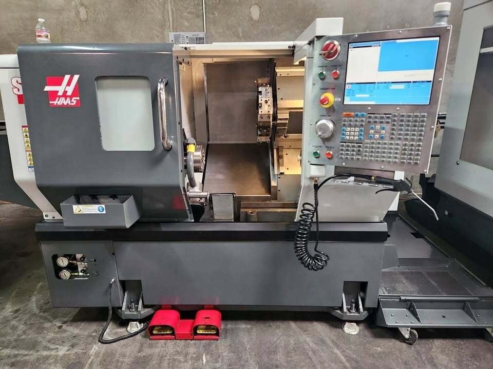 Haas #ST-10, CNC Lathe, 25.2" swing, 16.5" machining length, 14" turning diameter, 10" chuck, 1.7" bar, 15 - Image 2